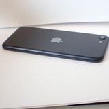 �ڼ��ߤʤߡۡ�Z764��au��iPhoneSE ��3�����128GB��MMYF3J/A�����