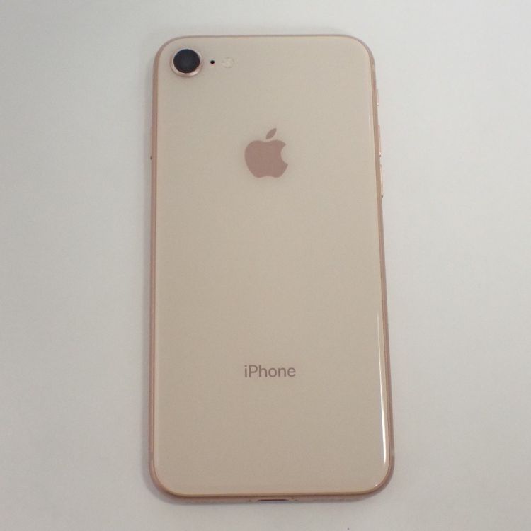 �ڼ��ߤʤߡۡ�Z744�����եȥХ󥯡�iPhone8 64GB MQ7A2J/A ���