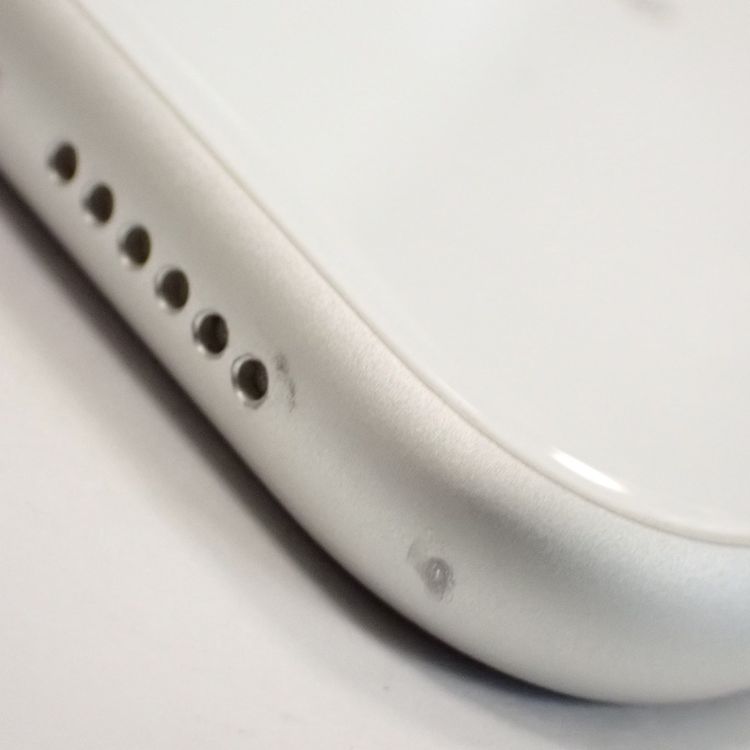 �ڼ��ߤʤߡۡ�Z711��au��iPhoneXR��64GB��MT032J/A�����