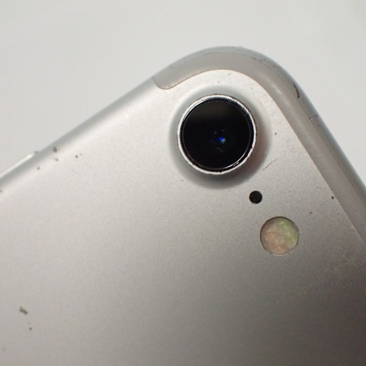 �ڼ��ߤʤߡۡ�Z741��SIM�ե꡼��iPhone7��32GB��MNCF2J/A�����