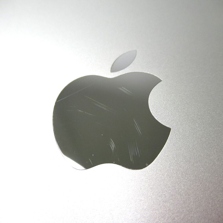 �ڼ��ߤʤߡۡ�70��au��iPad(��7����) 128GB ����С� MW6F2J/A ��š����¡�