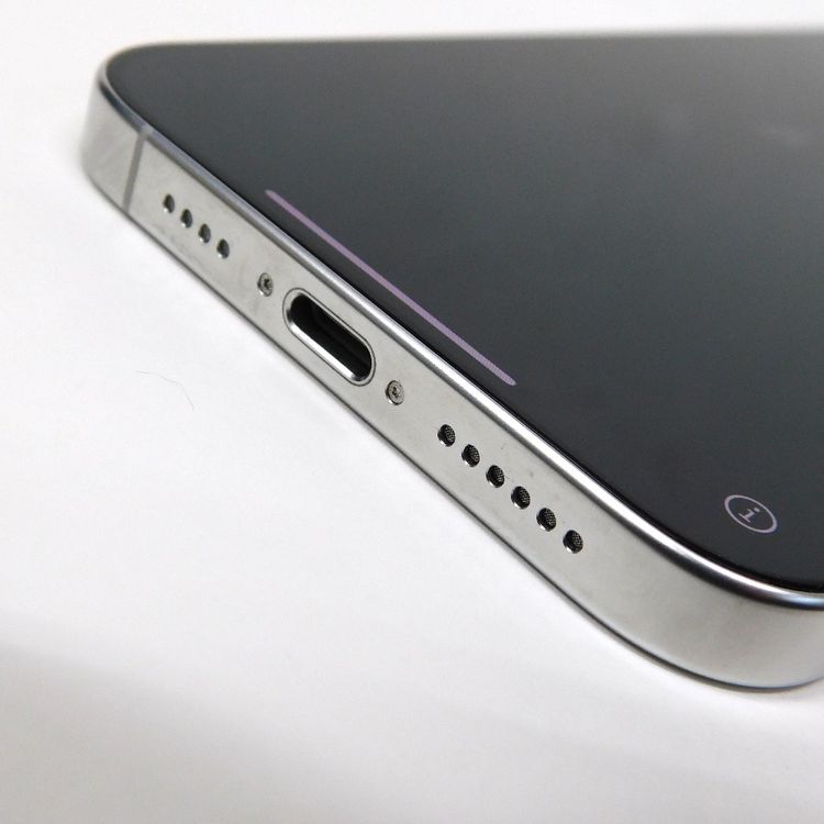 �ڼ��ߤʤߡۢ�au��iphone16ProMax 256GB MYWH3J/A �ۥ磻�� ��������