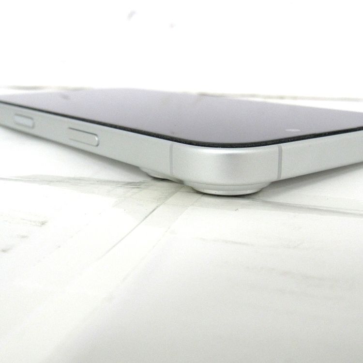 �ڼ��ߤʤߡۢ�AU��iphone16 MYDX3J/A 256GB  �ۥ磻�� ��Ƚ�ꢣ���