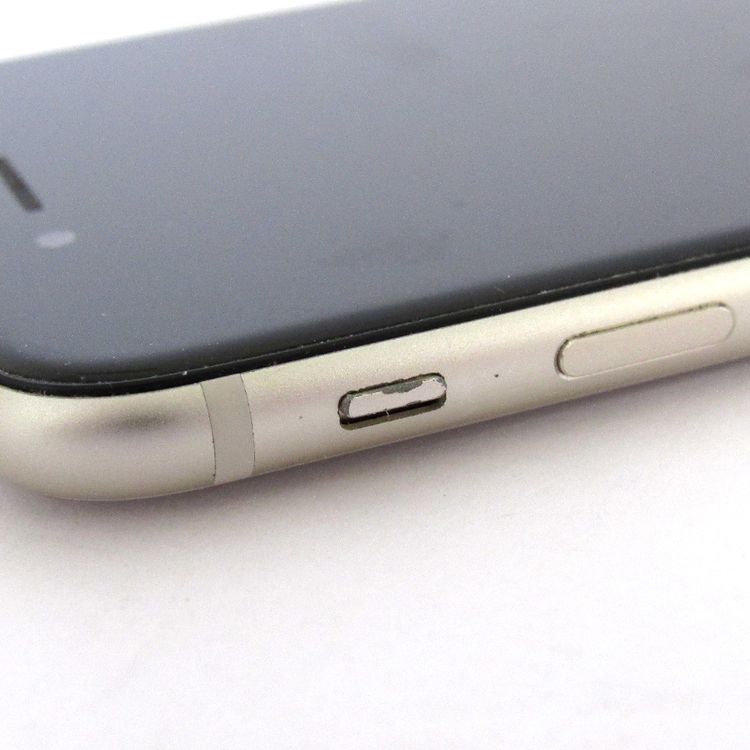�ڼ��ߤʤߡۢ�AU��iphoneSE3 MMYK3J/A 256GB �������饤�� ��Ƚ�ꢣ���