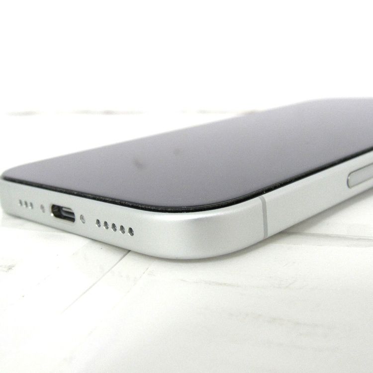 �ڼ��ߤʤߡۢ�AU��iphone16 MYDX3J/A 256GB  �ۥ磻�� ��Ƚ�ꢣ���