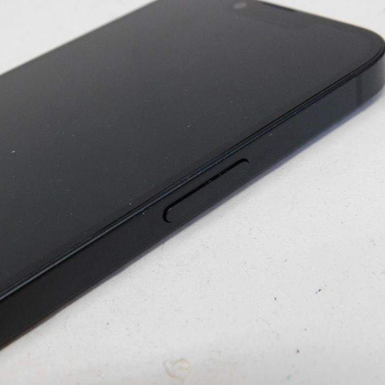 �ڼ��ߤʤߡۢ�Softbank��iPhone16e MD1Q4J/A 128GB �֥�å� ��������