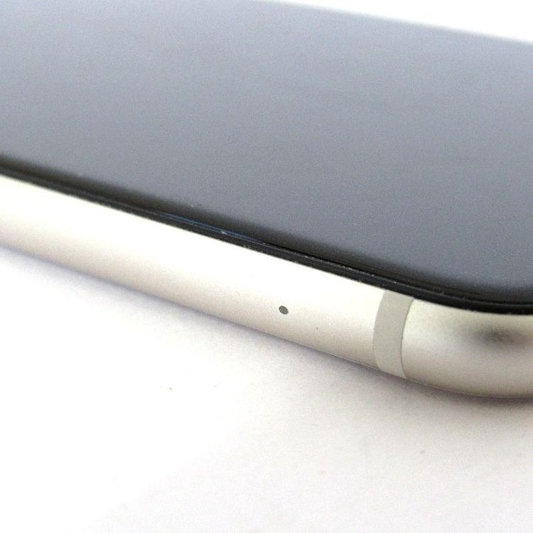 �ڼ��ߤʤߡۢ�AU��iphoneSE3 MMYK3J/A 256GB �������饤�� ��Ƚ�ꢣ���