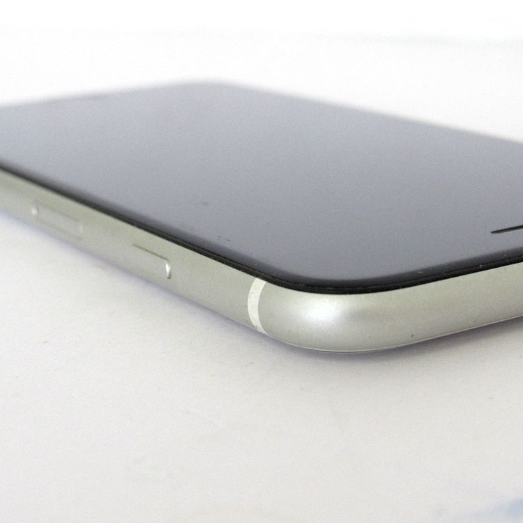 �ڼ��ߤʤߡۢ�docomo��iphoneSE ��2���� MXVU2J/A 256GB ��Ƚ�ꢣ���