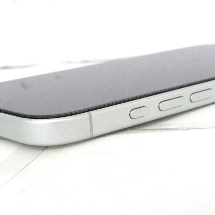 �ڼ��ߤʤߡۢ�AU��iphone16 MYDX3J/A 256GB  �ۥ磻�� ��Ƚ�ꢣ���