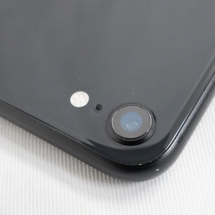 �ڼ��ߤʤߡۡ�1138��au��iPhoneSE2 MHGP3J/A 64GB�����