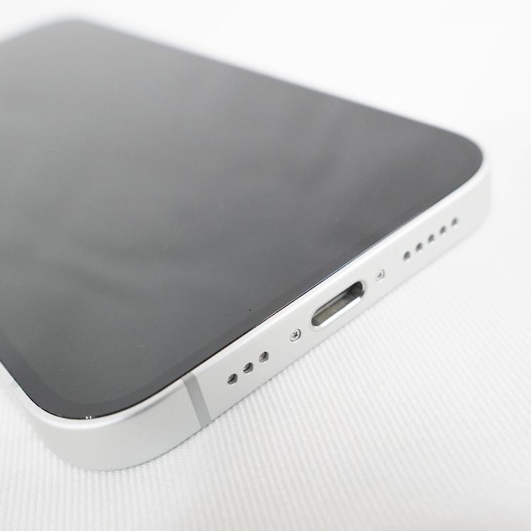 �ڼ��ߤʤߡۡ�1101��SB��iPhone 16e 128GB �ۥ磻�� MD1R4J/A��Ķ����