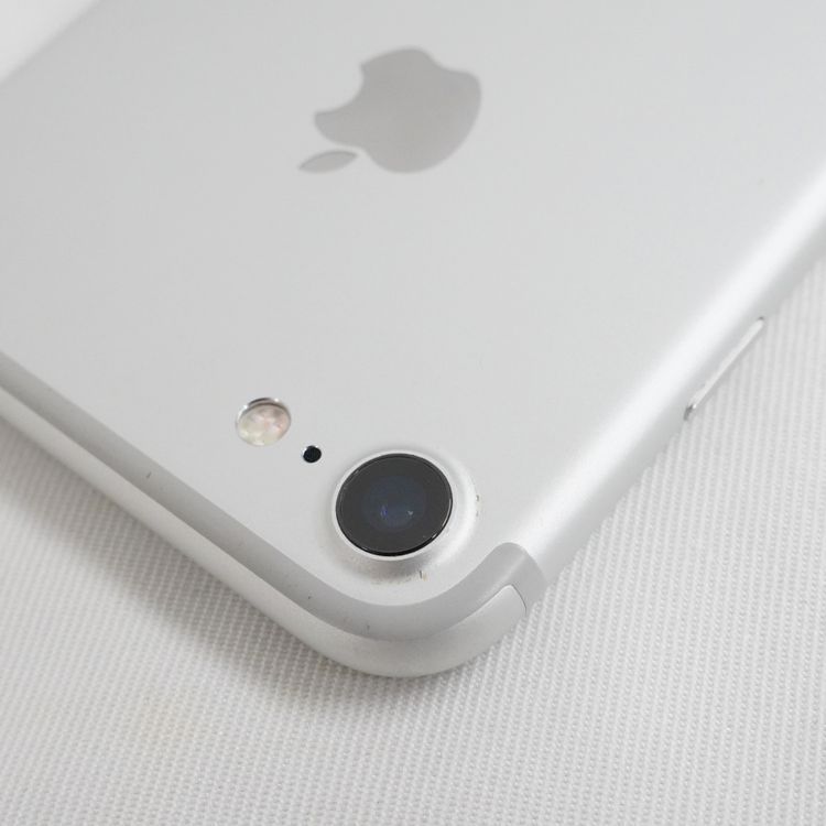 �ڼ��ߤʤߡۡ�1134���ɥ����iPhone7 32GB MNCF2J/A ����С������