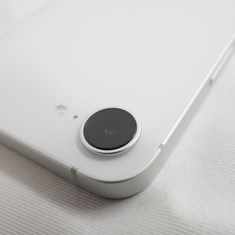 �ڼ��ߤʤߡۡ�1101��SB��iPhone 16e 128GB �ۥ磻�� MD1R4J/A��Ķ����