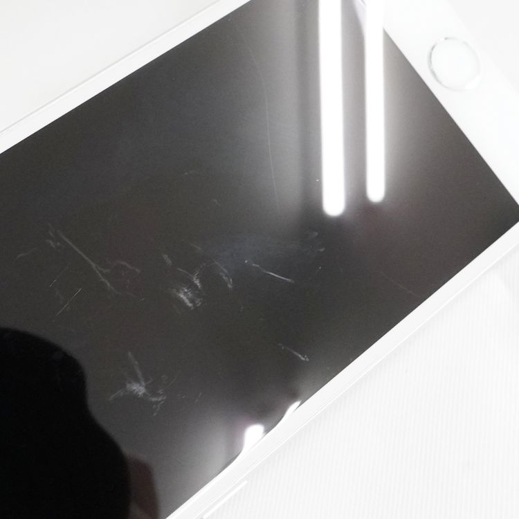 �ڼ��ߤʤߡۡ�1133���ɥ����iPhone7 32GB MNCF2J/A ����С������