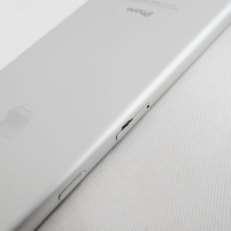 �ڼ��ߤʤߡۡ�1134���ɥ����iPhone7 32GB MNCF2J/A ����С������