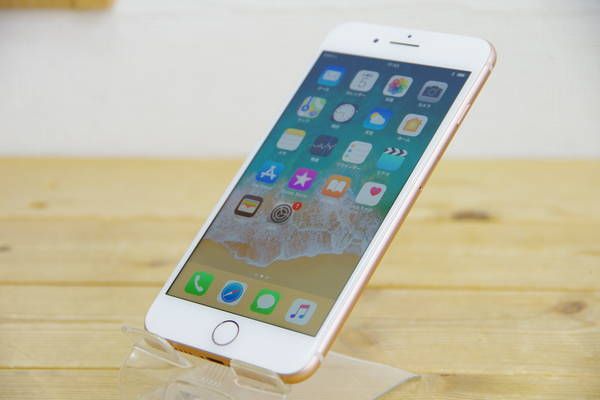 ムスビー｜中古 docomo Apple iPhone 8 Plus 64GB ゴールド ブルータス 