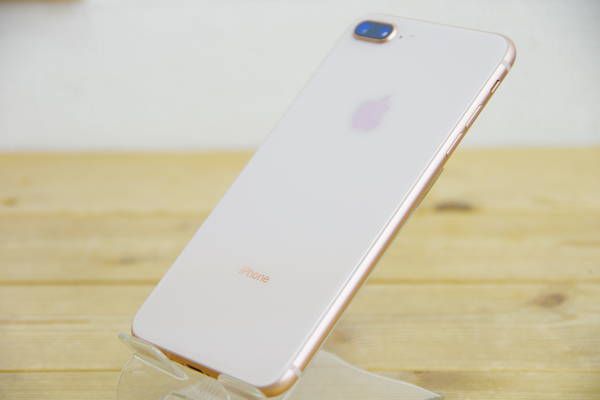 ムスビー｜中古 docomo Apple iPhone 8 Plus 64GB ゴールド ブルータス 