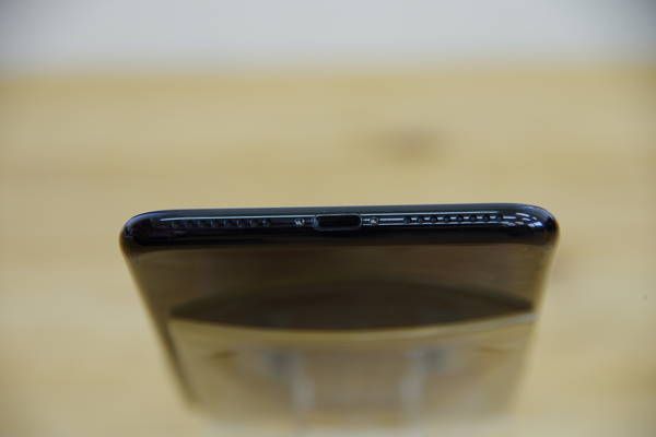 ムスビー｜中古 au iPhone 7 Plus 256GB ジェットブラック ブルータス 