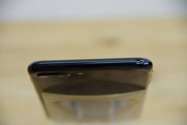 ムスビー｜中古 au iPhone 7 Plus 256GB ジェットブラック ブルータス 