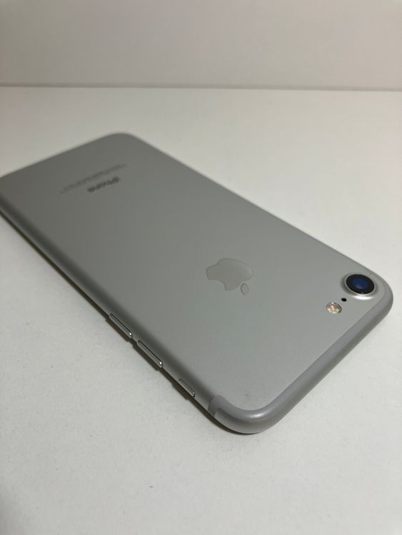 ���� iPhone7��32GB������С���SIM���å�����Ѥߡ����ʥ������դ�