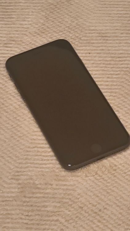 ���� iPhone8��64GB�����ڡ������쥤������ե꡼