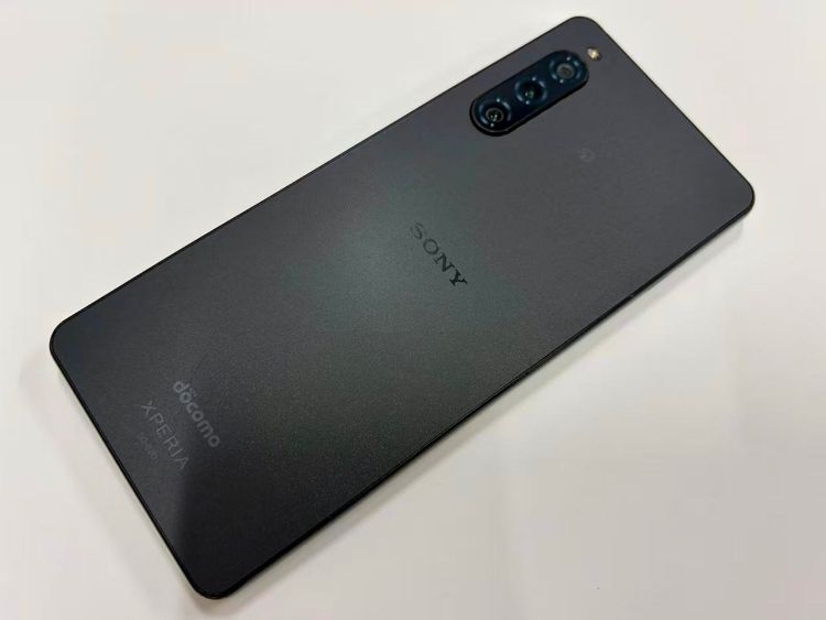 ������Х����SIM�ե꡼docomo Xperia 10 V SO-52D �֥�å�