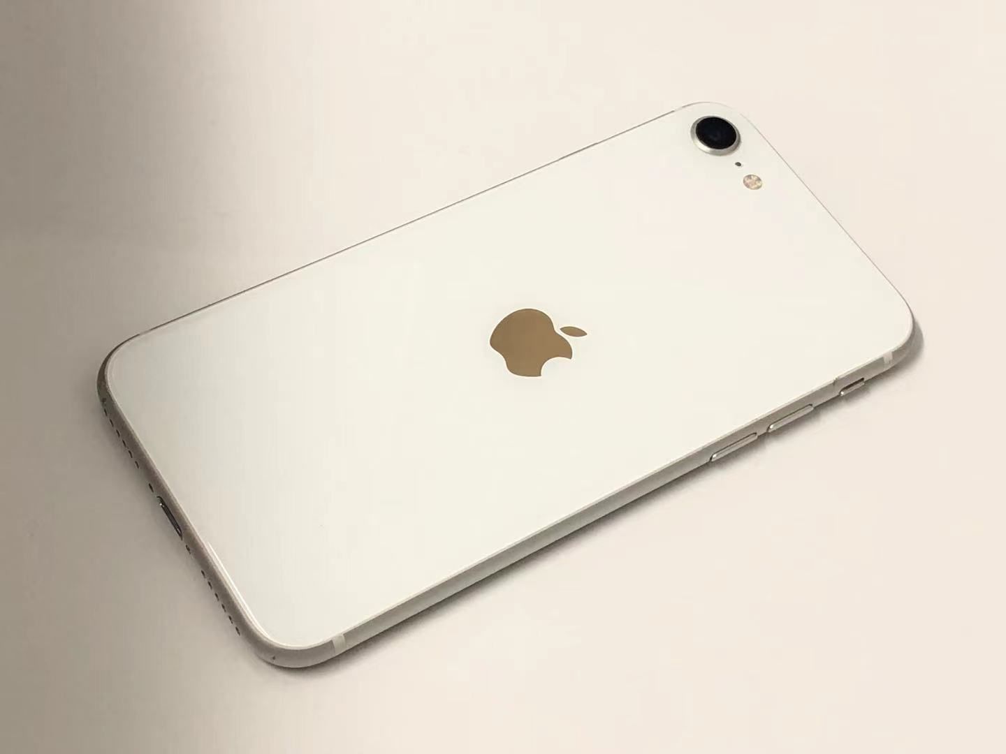 ムスビー｜セイモバイル☆国内SIMフリー iPhone SE2 64GB ホワイト 