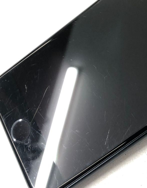 ������Х����SIM�ե꡼ iPhone SE(��3����) 64GB �ߥåɥʥ���