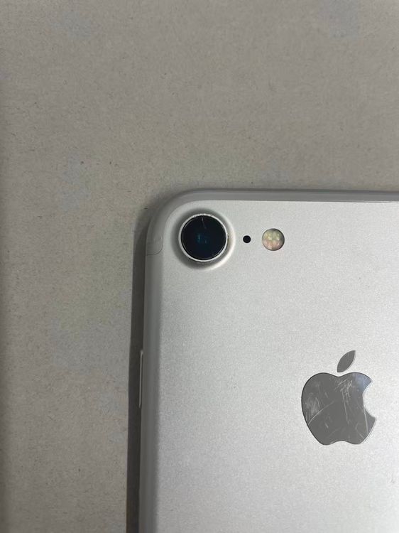 ������Х����SIM�ե꡼ iPhone7 128GB ����С�