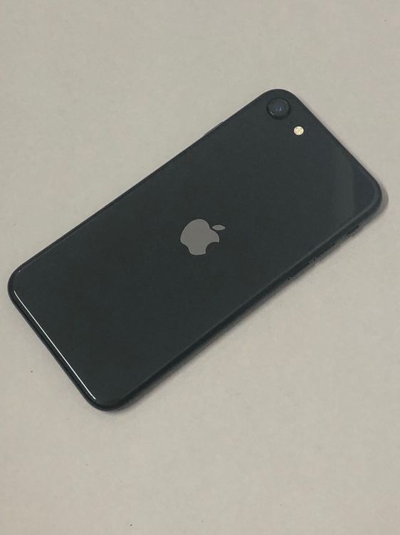 ������Х����SIM�ե꡼ iPhone SE2 64GB �֥�å�