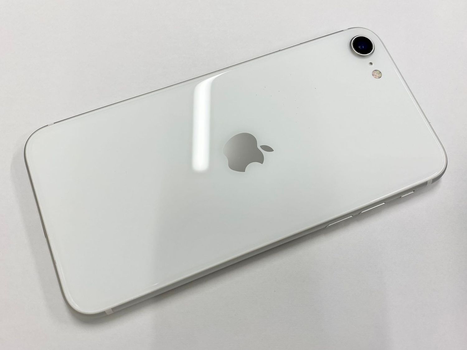 SIMフリー iPhoneSE2 128GB 悔しい ホワイト 本体のみ