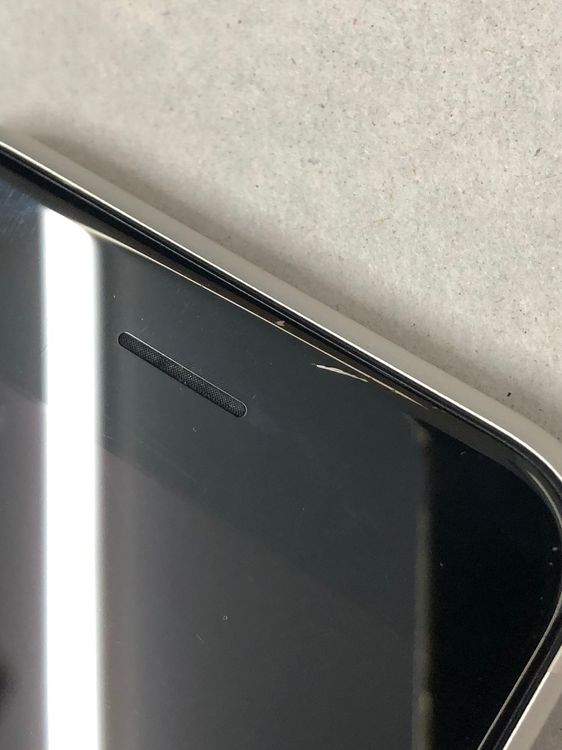 ������Х����SIM�ե꡼ iPhone SE3 64GB �������饤��