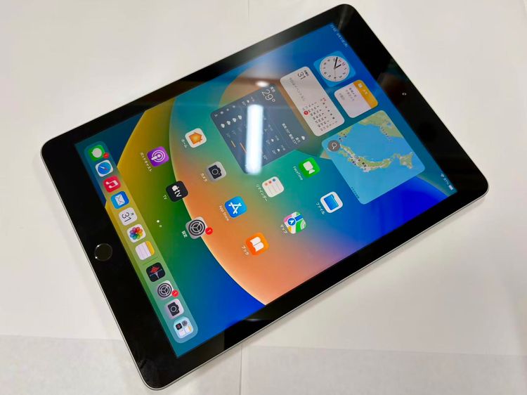 ������Х�������� iPad(��5����) WiFi�� 32GB ���ڡ������쥤 MP2F2J/A