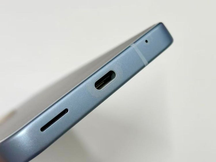 ������Х����SIM�ե꡼ Softbank AQUOS sense9 A405SH �֥롼