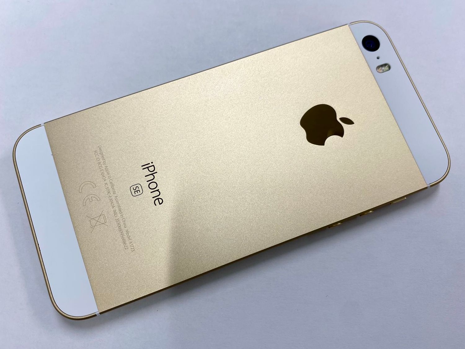 SIMフリー！楽天モバイル可！iPhone SE Gold 細心 32 GB