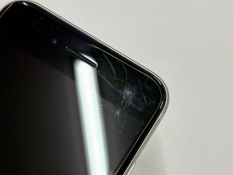 ������Х����SIM�ե꡼ iPhone SE(��2����) 64GB �ۥ磻��