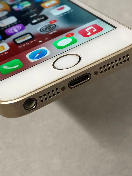 ХSIMե꡼ iPhone SE 32GB 