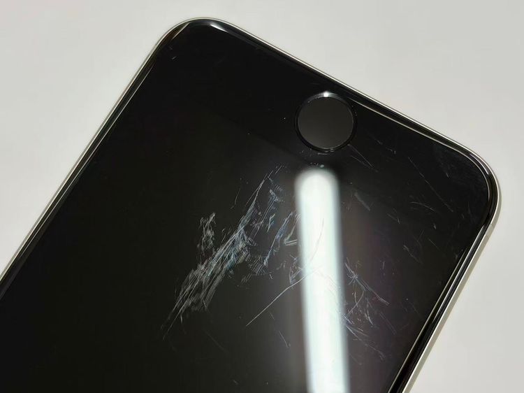 ХSIMե꡼ iPhone SE(3) 64GB 饤