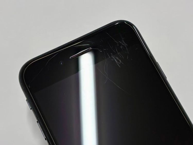 ������Х��������SIM�ե꡼ iPhone SE(��3����) 64GB �ߥåɥʥ���