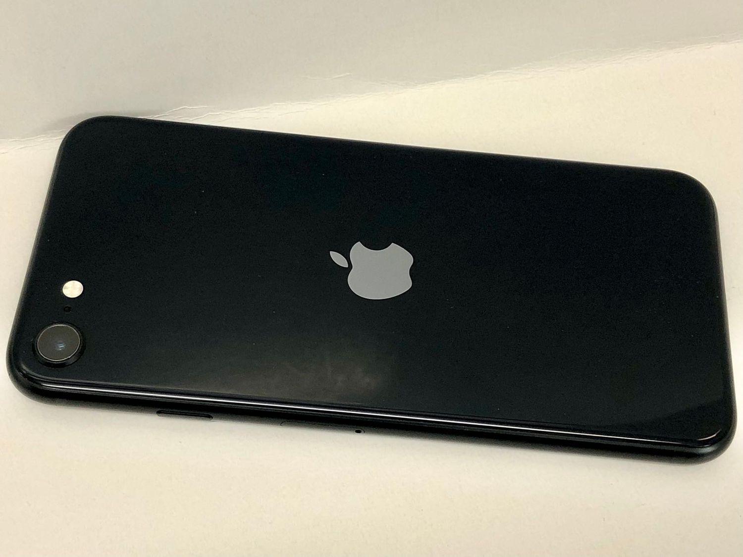 ムスビー｜セイモバイル☆バッテリー100％☆国内SIMフリー iPhone SE3 