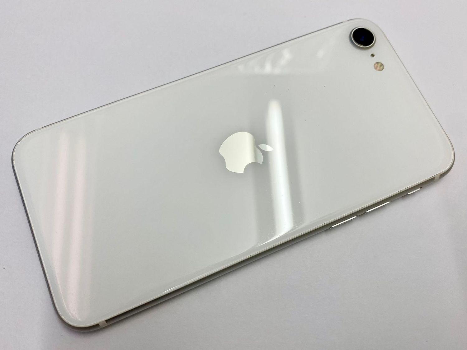 ムスビー｜セイモバイル☆国内SIMフリー iPhone SE2 128GB ホワイト 