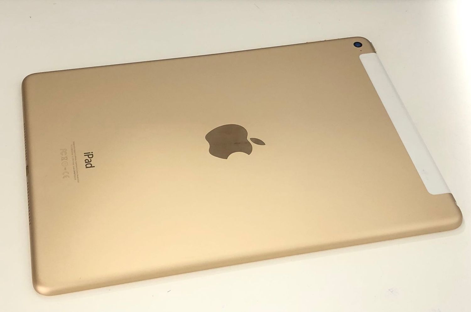 ムスビー｜セイモバイル☆docomo版 iPad Air2 Wi-Fi+Cell 128GB  