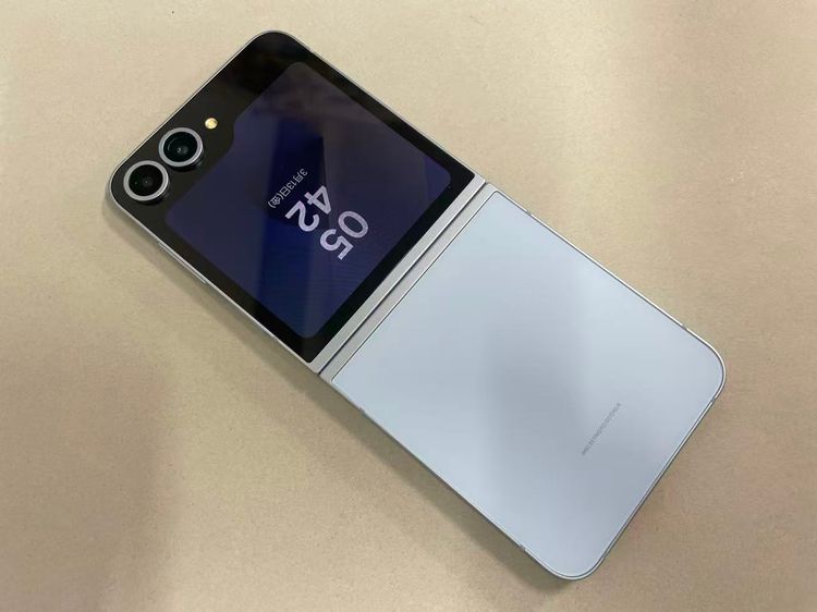 ������Х����SIM�ե꡼au Galaxy Z Flip6 256GB SCG29�֥롼