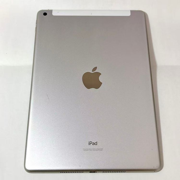 ������Х����SIM�ե꡼ iPad(��8����) W+C 32GB ����С� MYMJ2J/A