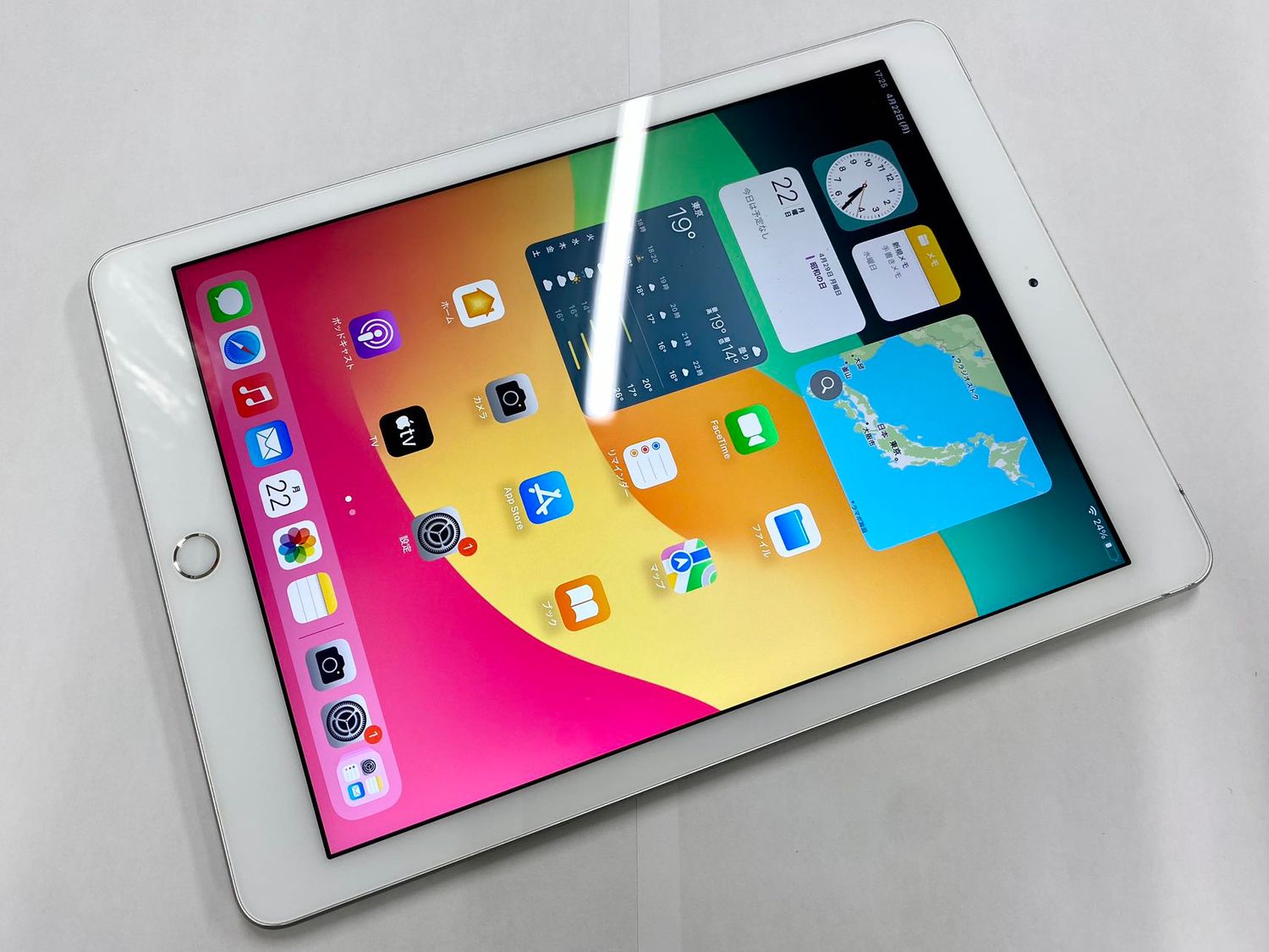 Excellent Condition SIM-free iPad 6th Generation 32GB Wi-Fi+Cellular