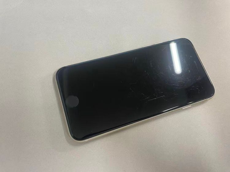 ������Х����SIM�ե꡼ iPhone SE3 64GB �������饤��