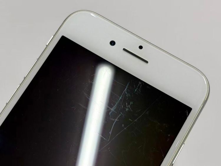 ������Х��������SIM�ե꡼ iPhone8 64GB ����С�