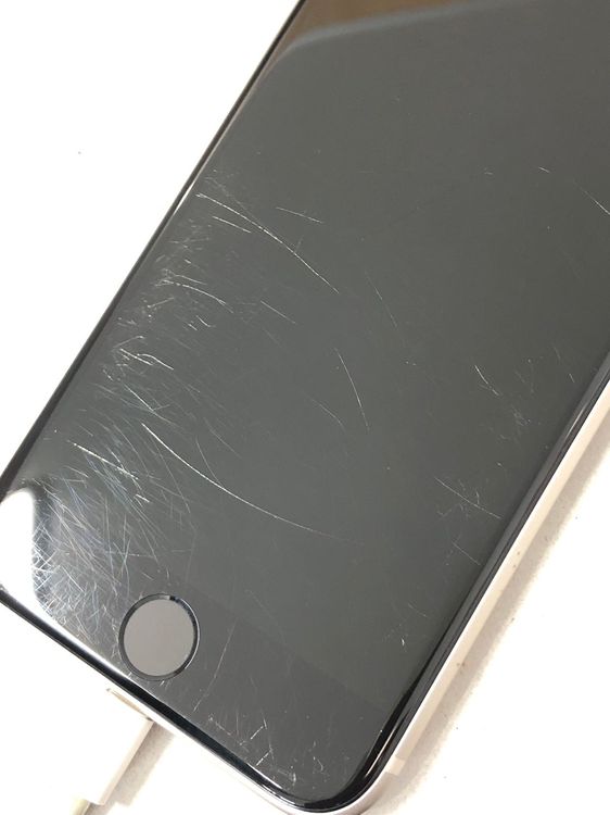 ������Х����SIM�ե꡼ iPhone SE(��3����) 64GB �������饤��