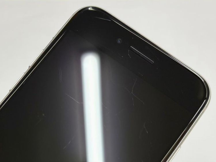 ХХåƥ꡼100iPhone SE(3) 64GB 饤