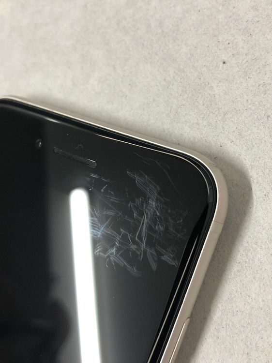 ������Х����SIM�ե꡼ iPhone SE3 64GB �������饤��